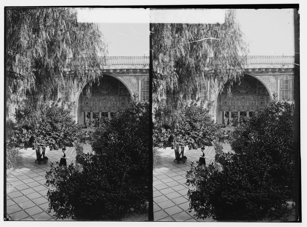 The courtyard of an old Damascene house